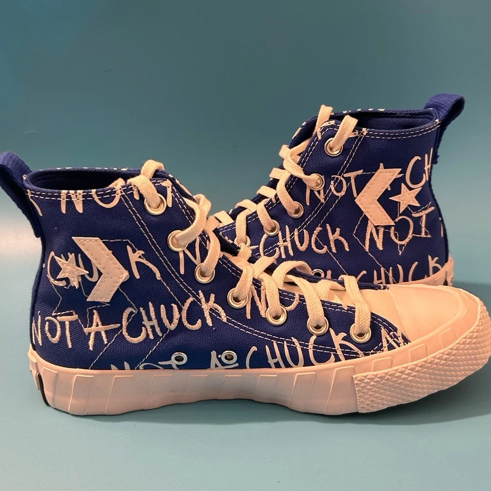 Chuck Taylor Converse Blue and White Unisex Sneakers Kid’s Size 5 NWB - Picture 10 of 11